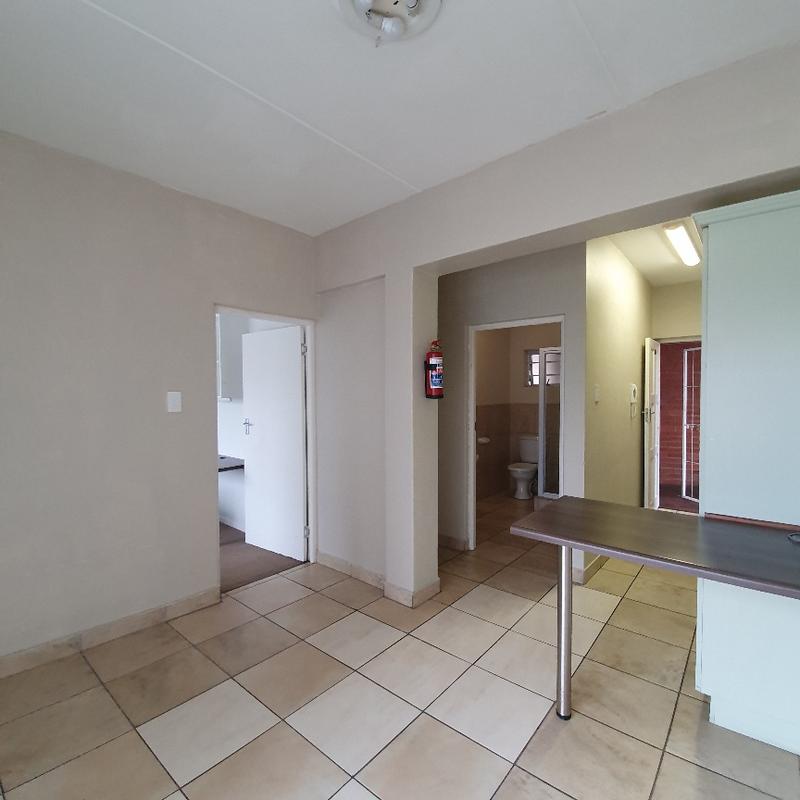 To Let 2 Bedroom Property for Rent in Grahamstown Central Eastern Cape